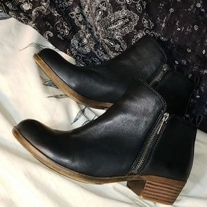 Basel 7.5 NEW Lucky Brand FlatBootie Leather Black